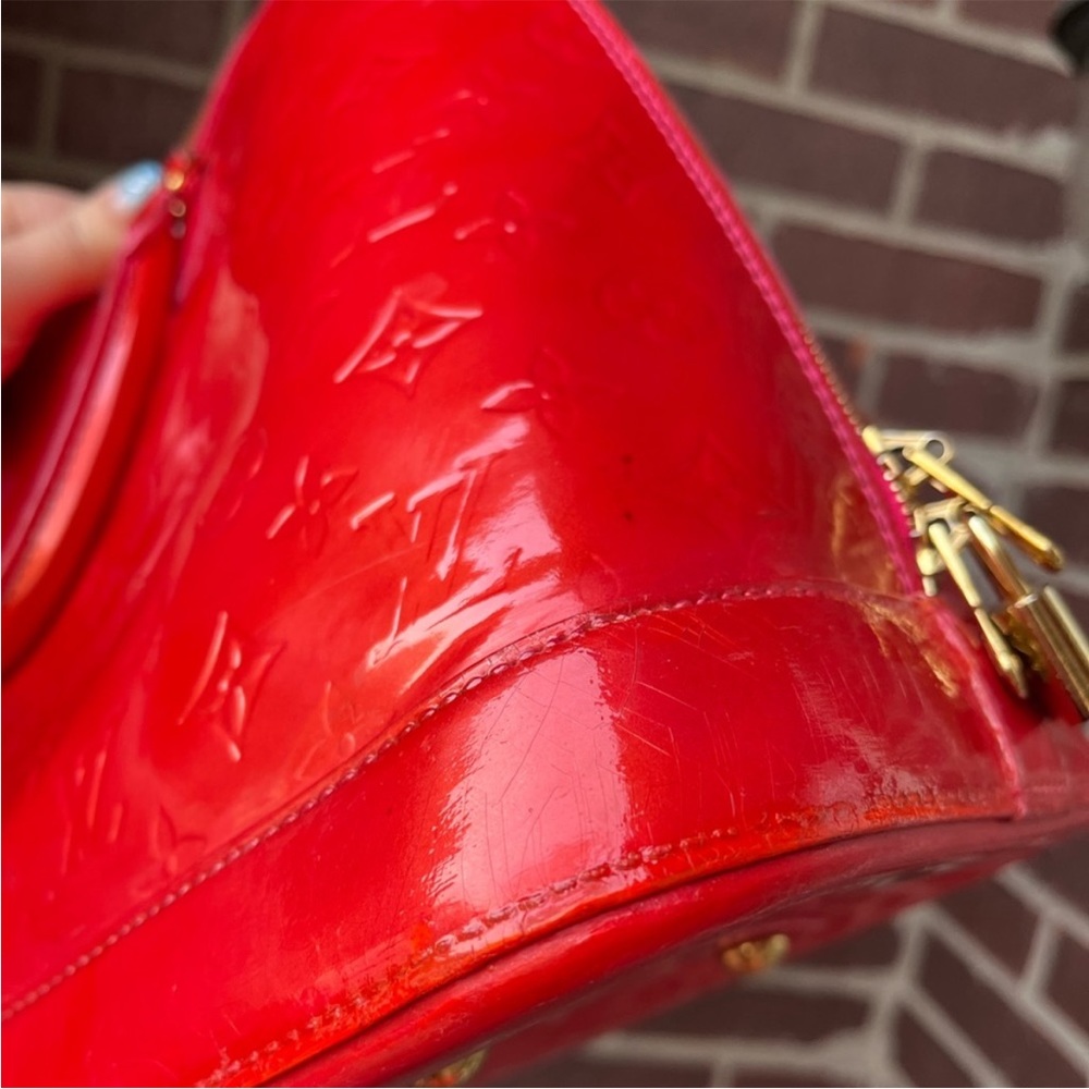 Authentic Louis Vuitton Alma Vernis GM - Picture 12 of 16
